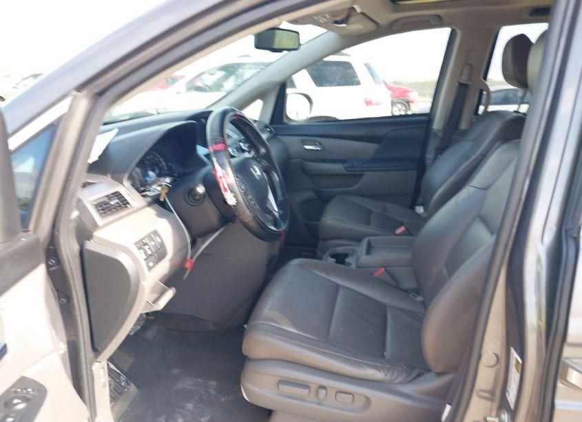 Photo 5 of 2016 Honda Odyssey EX-L (VIN 5FNRL5H68GB156657)