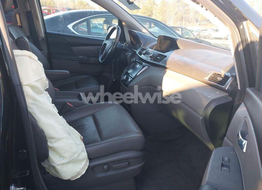 Photo 5 of 2016 Honda Odyssey EX-L (VIN 5FNRL5H68GB158361)