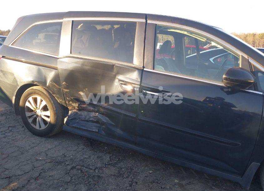 Photo 6 of 2016 Honda Odyssey EX-L (VIN 5FNRL5H68GB158361)