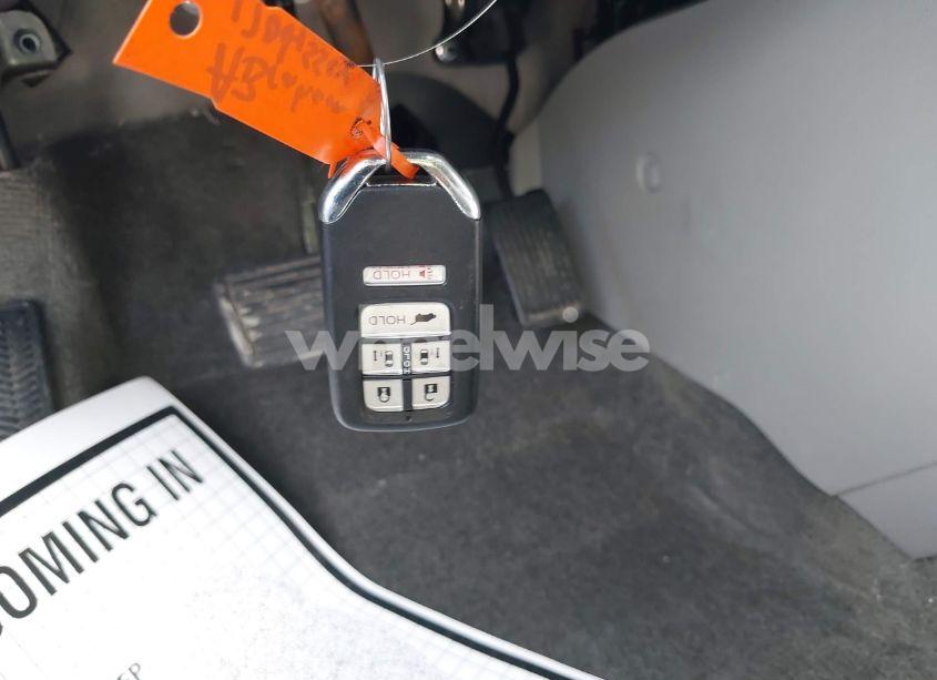 Photo 11 of 2017 Honda Odyssey EX-L (VIN 5FNRL5H68HB005349)