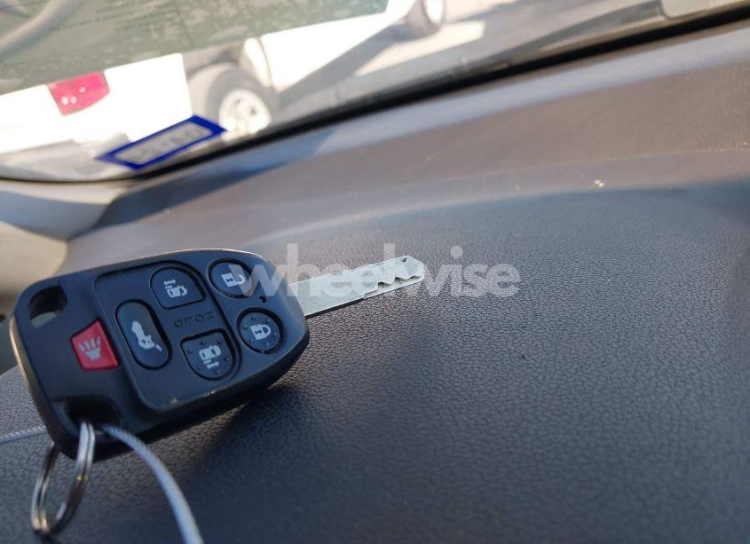 Photo 11 of 2011 Honda Odyssey EX-L (VIN 5FNRL5H69BB010552)