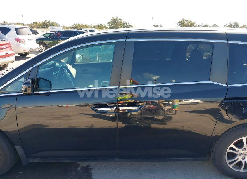 Photo 14 of 2011 Honda Odyssey EX-L (VIN 5FNRL5H69BB010552)