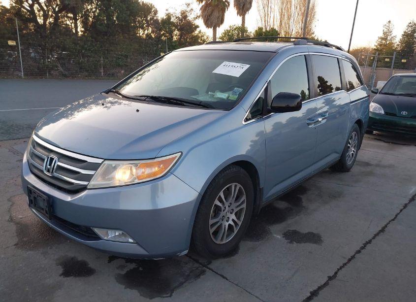 Photo 2 of 2011 Honda Odyssey EX-L (VIN 5FNRL5H69BB011619)
