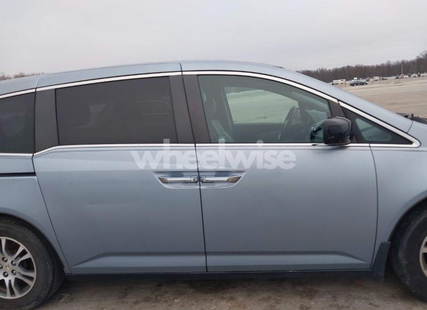 Photo 13 of 2011 Honda Odyssey EX-L (VIN 5FNRL5H69BB042773)