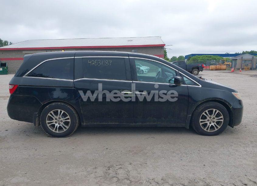 Photo 13 of 2011 Honda Odyssey EX-L (VIN 5FNRL5H69BB063154)