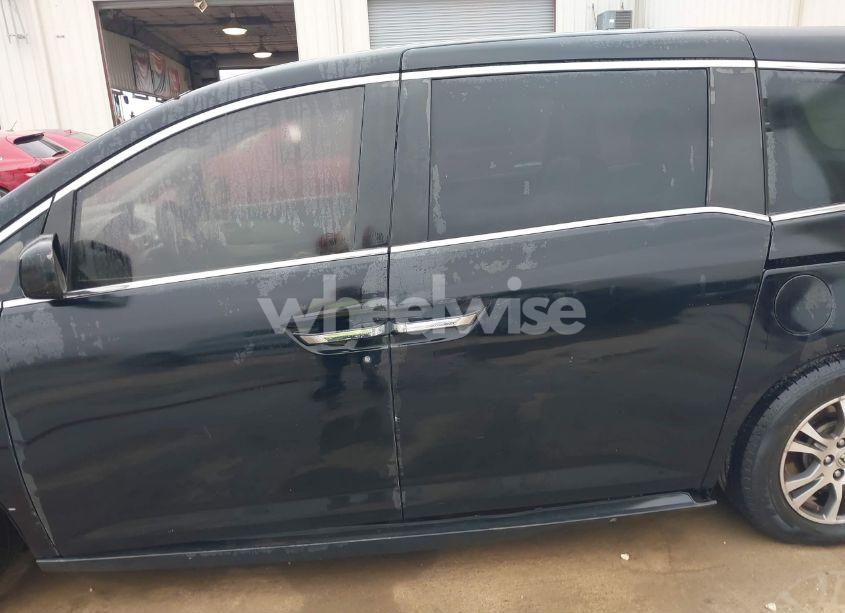 Photo 14 of 2011 Honda Odyssey EX-L (VIN 5FNRL5H69BB088443)