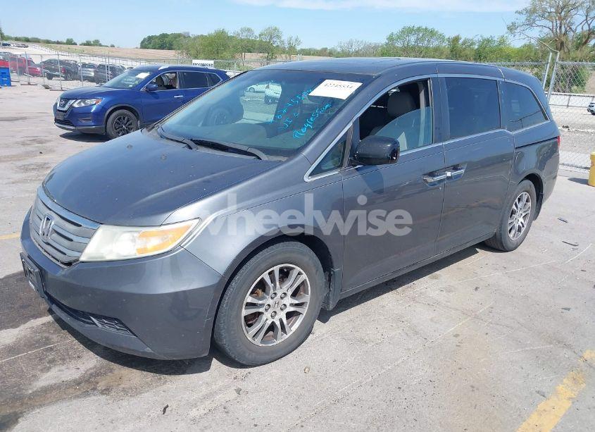 Photo 2 of 2011 Honda Odyssey EX-L (VIN 5FNRL5H69BB092752)