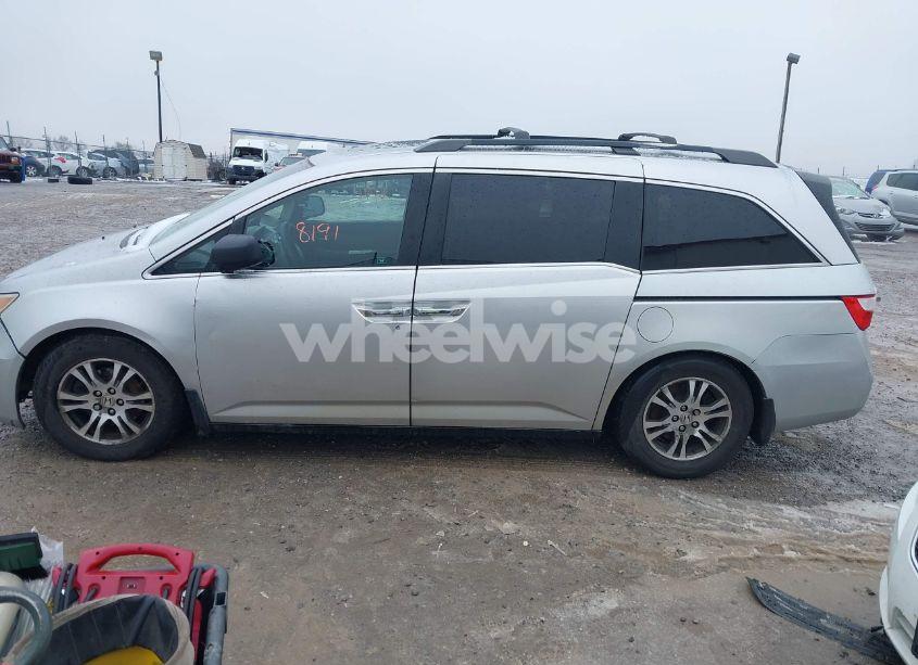 Photo 14 of 2011 Honda Odyssey EX-L (VIN 5FNRL5H69BB094288)