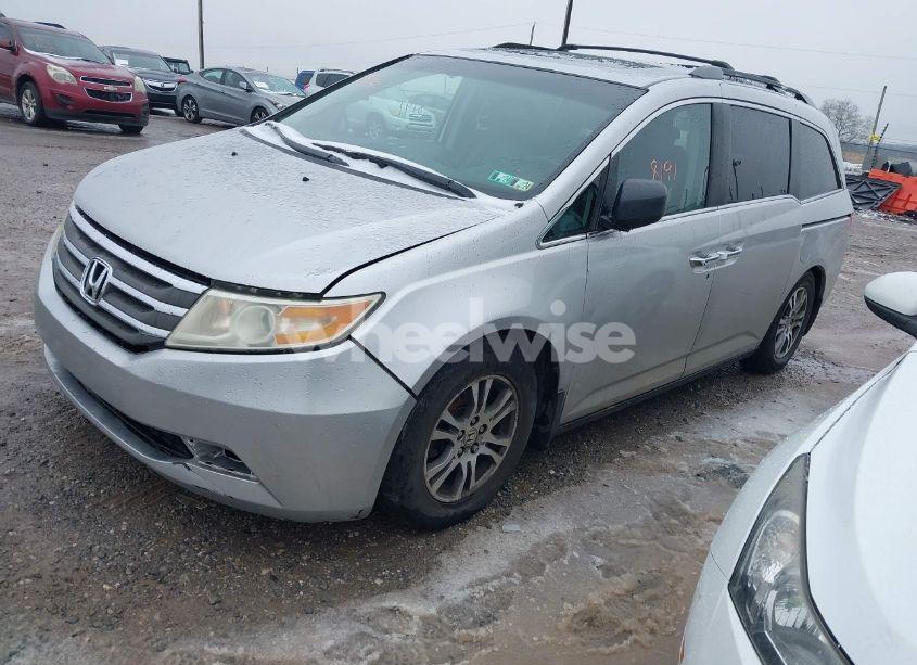 Photo 2 of 2011 Honda Odyssey EX-L (VIN 5FNRL5H69BB094288)
