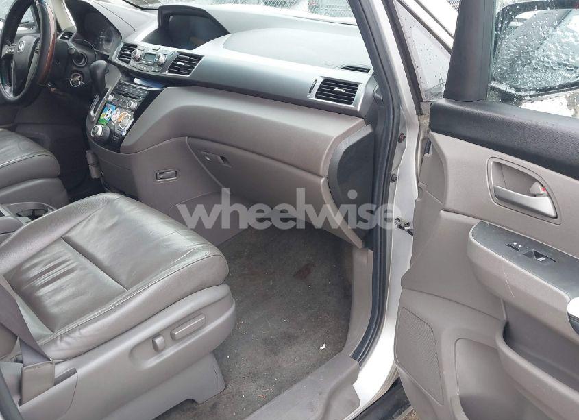 Photo 5 of 2011 Honda Odyssey EX-L (VIN 5FNRL5H69BB094288)