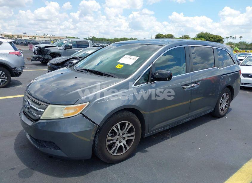 Photo 2 of 2012 Honda Odyssey EX-L (VIN 5FNRL5H69CB060174)