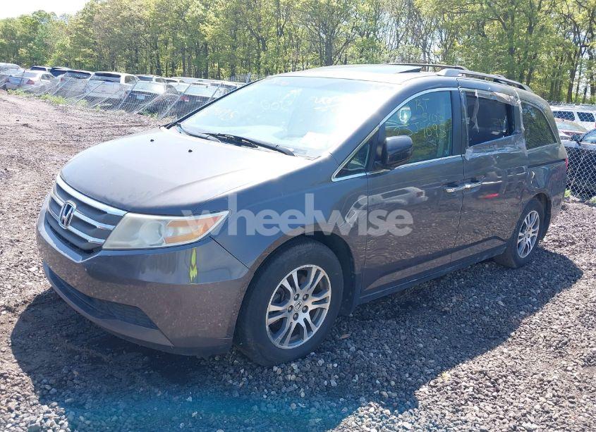 Photo 2 of 2012 Honda Odyssey EX-L (VIN 5FNRL5H69CB067867)