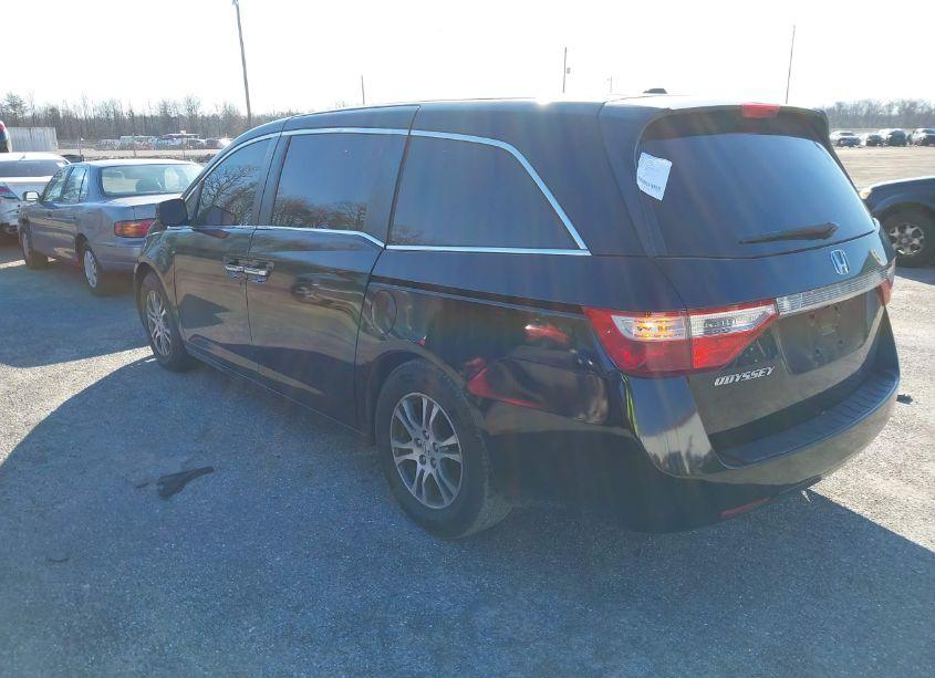 Photo 3 of 2013 Honda Odyssey EX-L (VIN 5FNRL5H69DB010893)