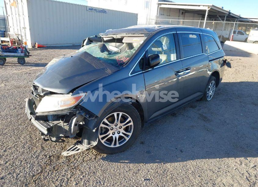 Photo 2 of 2013 Honda Odyssey EX-L (VIN 5FNRL5H69DB017679)