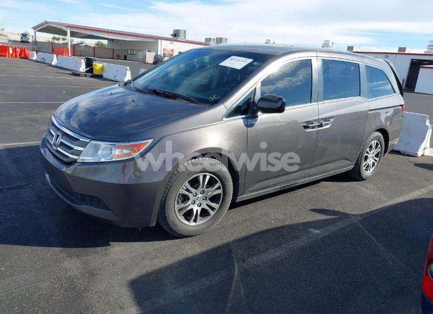 Photo 2 of 2013 Honda Odyssey EX-L (VIN 5FNRL5H69DB036376)
