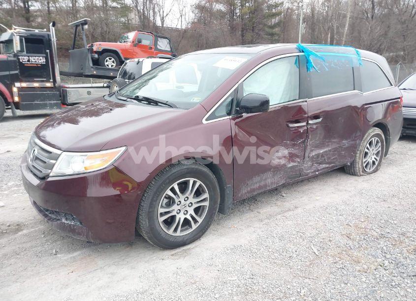 Photo 2 of 2013 Honda Odyssey EX-L (VIN 5FNRL5H69DB037334)