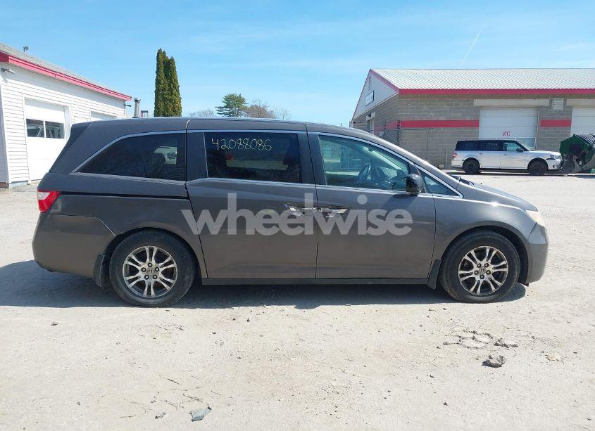 Photo 13 of 2013 Honda Odyssey EX-L (VIN 5FNRL5H69DB052609)
