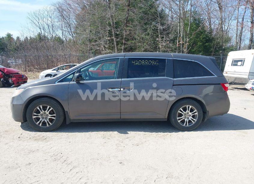 Photo 14 of 2013 Honda Odyssey EX-L (VIN 5FNRL5H69DB052609)