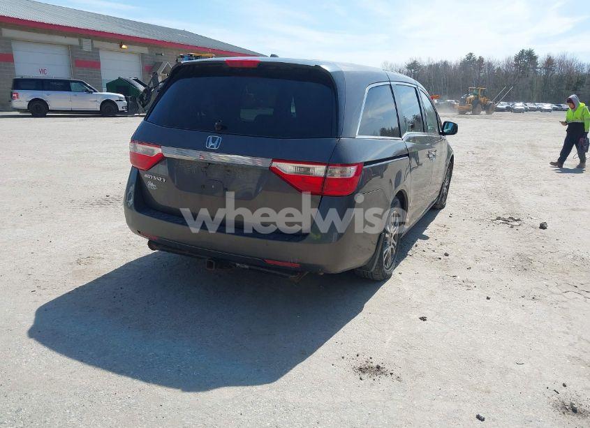 Photo 4 of 2013 Honda Odyssey EX-L (VIN 5FNRL5H69DB052609)