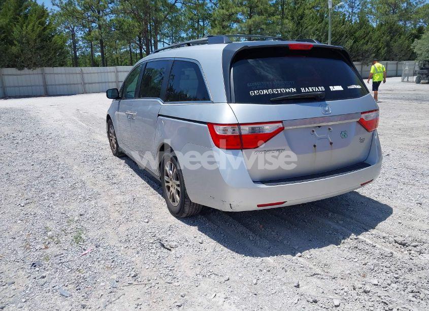 Photo 3 of 2013 Honda Odyssey EX-L (VIN 5FNRL5H69DB055459)
