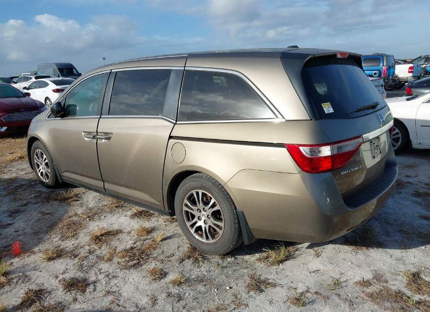 Photo 3 of 2013 Honda Odyssey EX-L (VIN 5FNRL5H69DB074271)