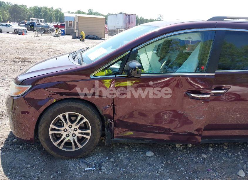 Photo 6 of 2013 Honda Odyssey EX-L (VIN 5FNRL5H69DB080653)