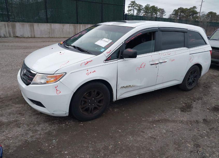 Photo 2 of 2013 Honda Odyssey EX-L (VIN 5FNRL5H69DB086680)