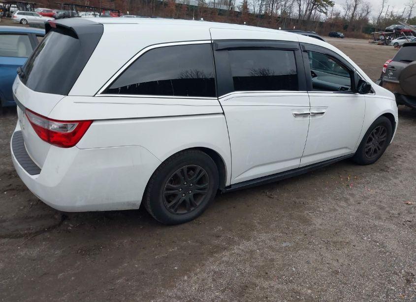 Photo 4 of 2013 Honda Odyssey EX-L (VIN 5FNRL5H69DB086680)