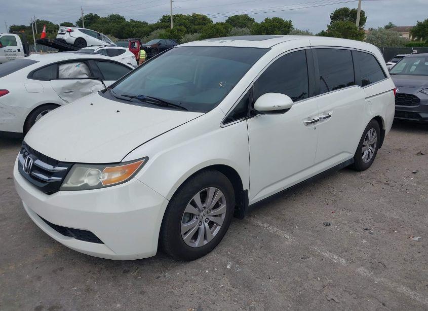 Photo 2 of 2014 Honda Odyssey EX-L (VIN 5FNRL5H69EB031342)