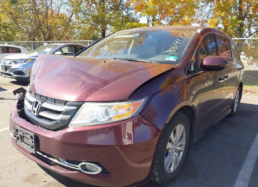 Photo 2 of 2014 Honda Odyssey EX-L (VIN 5FNRL5H69EB039702)