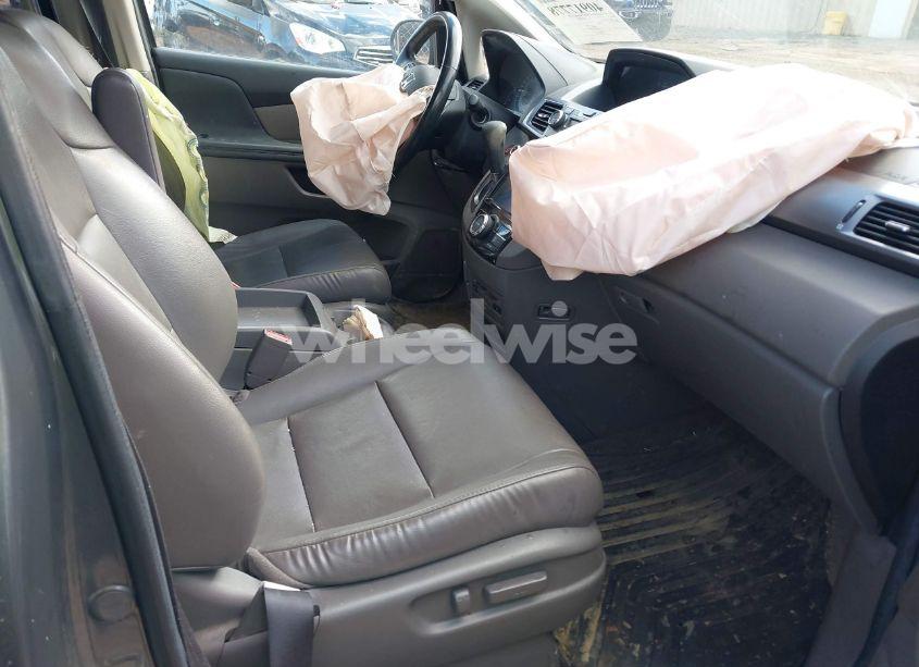 Photo 5 of 2014 Honda Odyssey EX-L (VIN 5FNRL5H69EB093078)