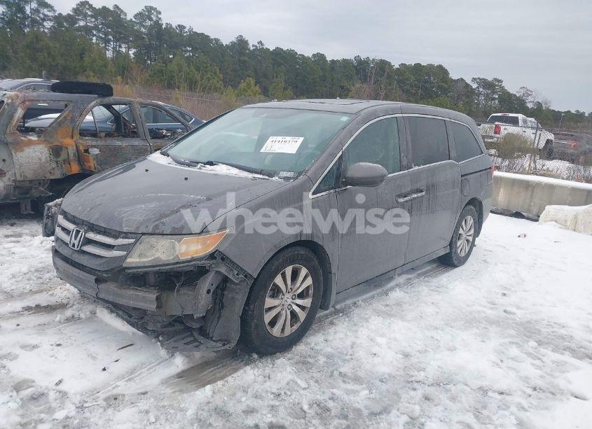 Photo 2 of 2014 Honda Odyssey EX-L (VIN 5FNRL5H69EB097843)