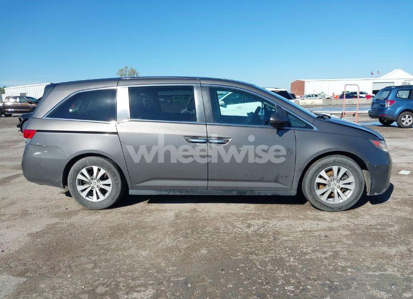 Photo 13 of 2015 Honda Odyssey EXL (VIN 5FNRL5H69FB010542)