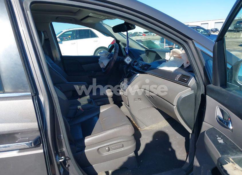 Photo 5 of 2015 Honda Odyssey EXL (VIN 5FNRL5H69FB010542)