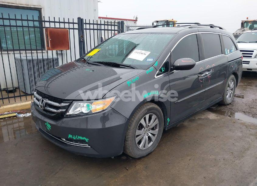 Photo 2 of 2015 Honda Odyssey EX-L (VIN 5FNRL5H69FB030452)
