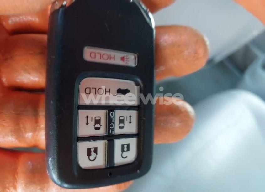 Photo 11 of 2015 Honda Odyssey EX-L (VIN 5FNRL5H69FB048403)