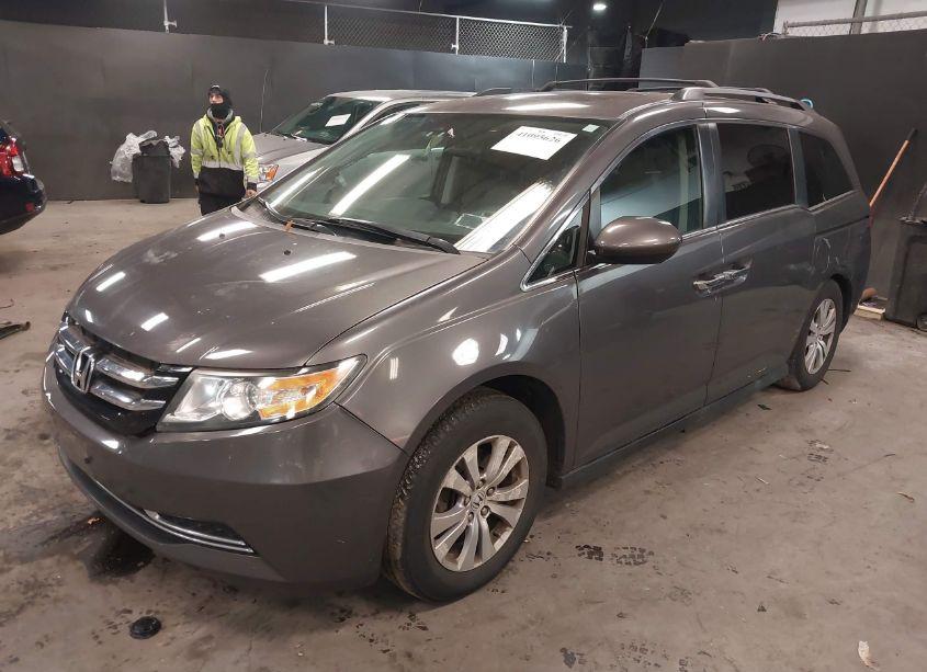 Photo 2 of 2015 Honda Odyssey EX-L (VIN 5FNRL5H69FB128798)