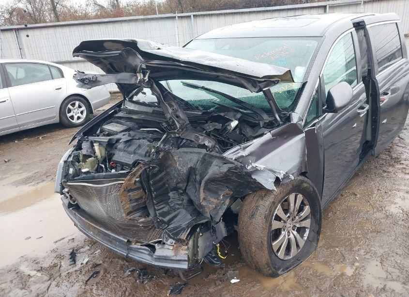 Photo 6 of 2016 Honda Odyssey EX-L (VIN 5FNRL5H69GB017136)