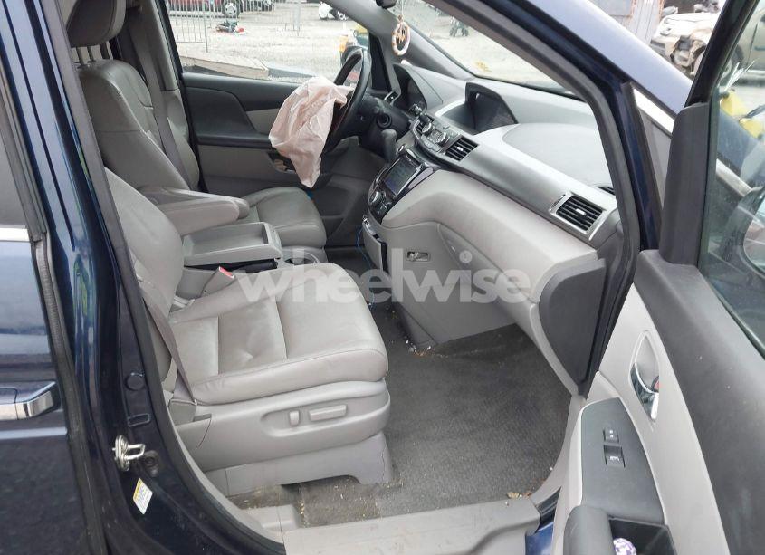 Photo 5 of 2016 Honda Odyssey EX-L (VIN 5FNRL5H69GB044711)