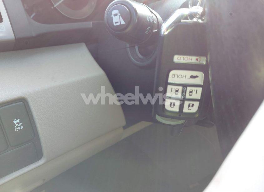 Photo 11 of 2016 Honda Odyssey EX-L (VIN 5FNRL5H69GB059273)