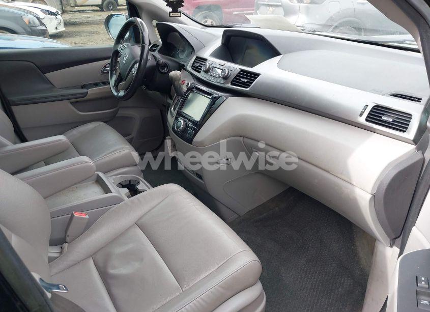 Photo 5 of 2016 Honda Odyssey EX-L (VIN 5FNRL5H69GB071732)