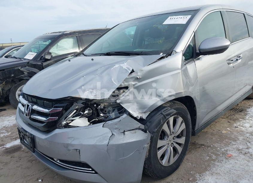 Photo 6 of 2016 Honda Odyssey EX-L (VIN 5FNRL5H69GB076610)