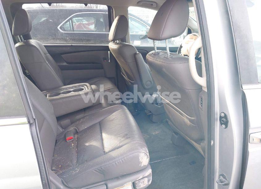 Photo 8 of 2016 Honda Odyssey EX-L (VIN 5FNRL5H69GB076610)