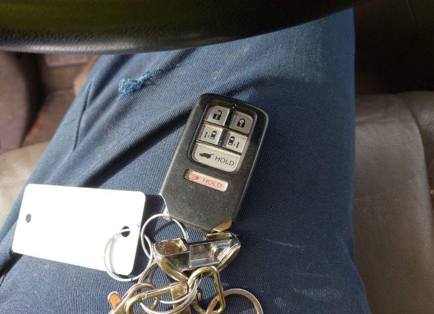 Photo 11 of 2016 Honda Odyssey EX-L (VIN 5FNRL5H69GB084576)