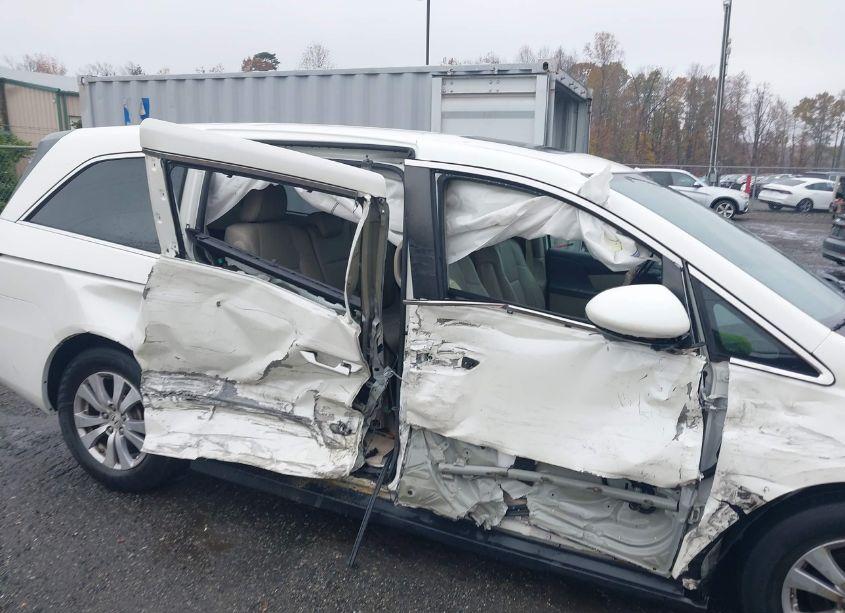 Photo 6 of 2016 Honda Odyssey EX-L (VIN 5FNRL5H69GB094573)