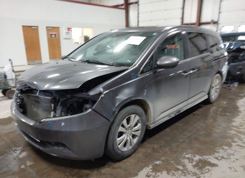 Photo 2 of 2016 Honda Odyssey EX-L (VIN 5FNRL5H69GB102848)