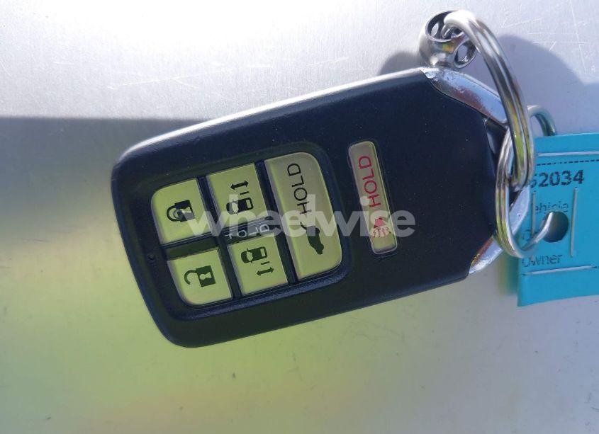 Photo 11 of 2016 Honda Odyssey EX-L (VIN 5FNRL5H69GB109427)