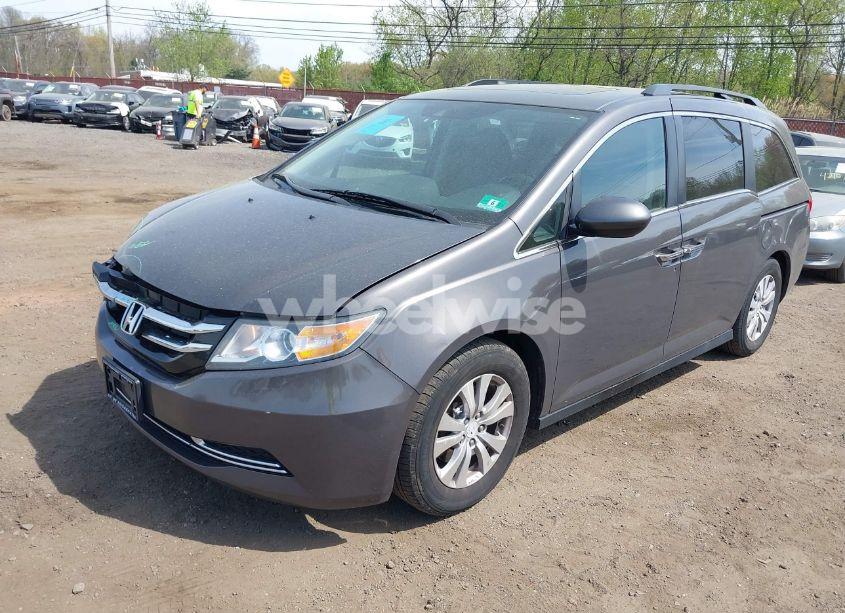 Photo 2 of 2016 Honda Odyssey EX-L (VIN 5FNRL5H69GB109427)
