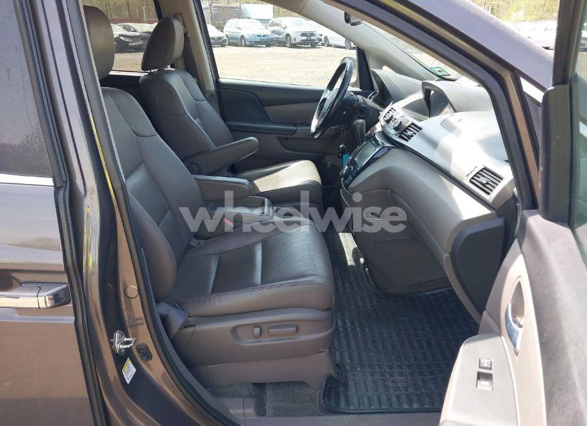 Photo 5 of 2016 Honda Odyssey EX-L (VIN 5FNRL5H69GB109427)
