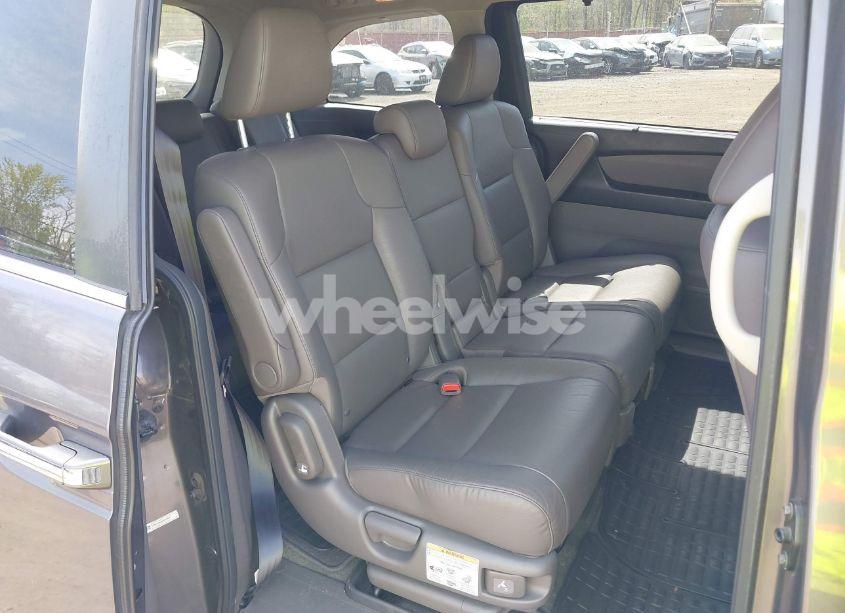 Photo 8 of 2016 Honda Odyssey EX-L (VIN 5FNRL5H69GB109427)